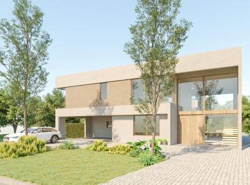 Casa · 330m² · 7 Ambientes · 2 Cocheras · Casa 4 Dorm - Kentucky Club de Campo