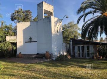 Casa · 321m² · 6 Ambientes · 4 Cocheras · Casa en Villa Allende Golf