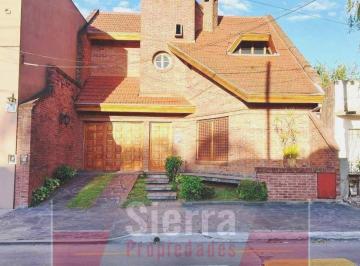 Casa de 4 ambientes, Lomas de Zamora · Amplio Chalet Soler 560