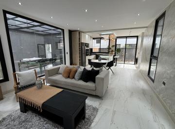 Casa · 215m² · 2 Dormitorios · 1 Cochera · Venta Duplex 2 Dorm, 3 Baños, Pileta, Costa Azul