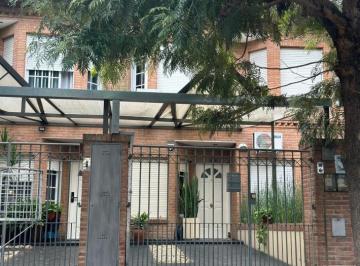 Casa · 150m² · 4 Ambientes · 1 Cochera · Triplex en Venta en Ramos Mejia