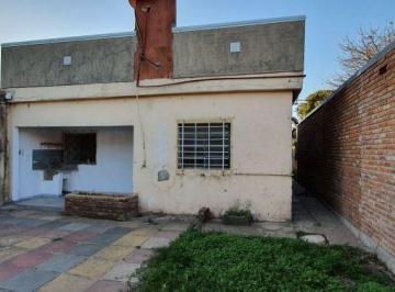 Casa · 159m² · 2 Dormitorios · 1 Cochera · Larrea 5500