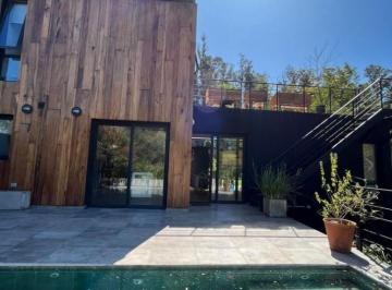 Casa · 240m² · 4 Ambientes · 1 Cochera · Casa en Alquiler Temporario Bosque Peralta Ramos