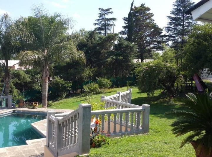 Casa · 320m² · 5 Ambientes · 2 Cocheras
