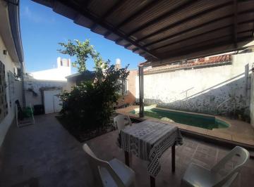 Casa · 140m² · 9 Ambientes · 1 Cochera · Venta Casa Santo Tome