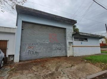 Bodega-Galpón · 180m² · Gz Venta Galpón con Vivienda Desarrollado en Esquina