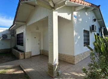 Casa de 5 ambientes, Moreno · Chalet Sobre Lote de 286 m² y 200 m² Cubiertos Paso del Rey Norte