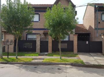 Casa · 144m² · 4 Ambientes · 2 Cocheras · Venta, Casa, 4 Ambientes, Parrilla, Cochera, Jardín, Deposito, Capilla del Señor.