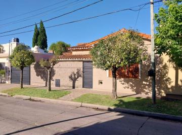 Casa · 97m² · 4 Ambientes · 1 Cochera · Venta Casa 3 Amb + Monoambiente en Quilmes Oeste