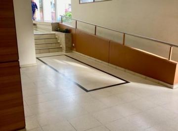 Departamento · 86m² · 4 Ambientes · 1 Cochera · Muy Comoda Unidad, Recien Pintado, Cochera