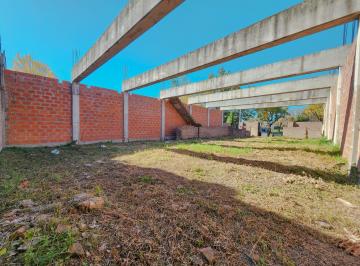 Terreno , Rosario · Terreno en Fisherton con Estructura de Material Tipo Galpon, a m de Newbery