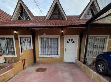 Casa · 90m² · 2 Dormitorios · 1 Cochera · Excelente Duplex en Alquiler - Ituzaingo Norte. Villa Ariza