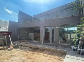 Local comercial · 340m² · 3 Ambientes · Alquiler Local Comercial - Barrio Jardin