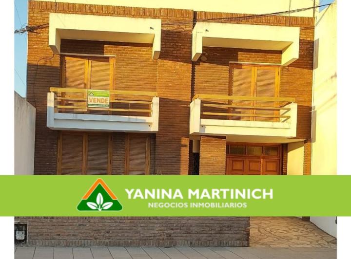 Casa · 216m² · 11 Ambientes · 1 Cochera