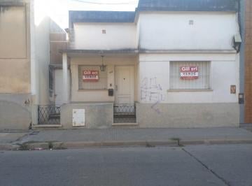 Casa de 5 ambientes, Luján · Casa Céntrica, en Luján (B. A)