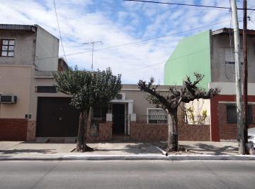 Casa · 72m² · 3 Ambientes · 1 Cochera · Casa en Venta de 3 Ambientes con Garaje. Lomas del Mirador