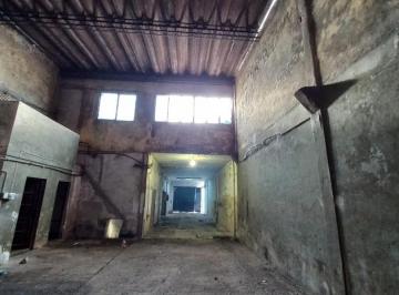 Bodega-Galpón · 302m² · Amplio Galpon en Alquiler, Excelente Zona!