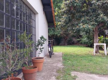 Casa · 3 Ambientes · 1 Cochera · Casa en Barrio Residencial de Temperley Este