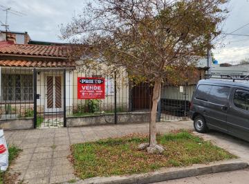 Casa de 3 ambientes, Tres de Febrero · Venta Casa 3 Ambientes Caseros con Losa Al Fondo