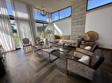 Casa · 360m² · 5 Ambientes · Casa en Venta en Rumenco