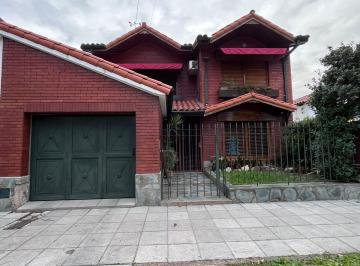 Casa de 7 ambientes, Lomas de Zamora · Casa Banfield Muy Espaciosa con 5 Dorm.