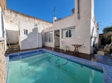 Casa · 69m² · 4 Ambientes · Venta - Casa - 2 Dorm. - Belgrano, Rosario.