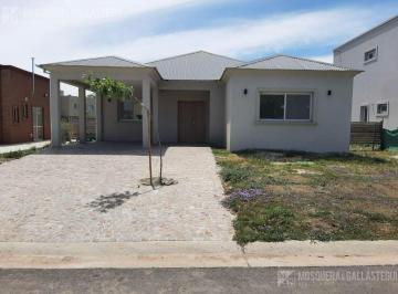 Casa · 124m² · 4 Ambientes · Casa - Santa Lucia
