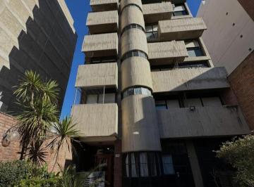 Departamento de 5 ambientes, Córdoba · Precioso Depto con Balcón en Nueva Córdoba! Pegado a Ciudad Universitaria!
