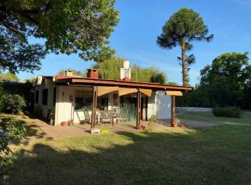 Casa · 900m² · 5 Ambientes · Casa de 3 Dorm. en Funes