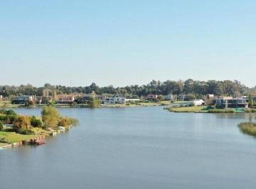 Terreno · 603m² · Ruta 52