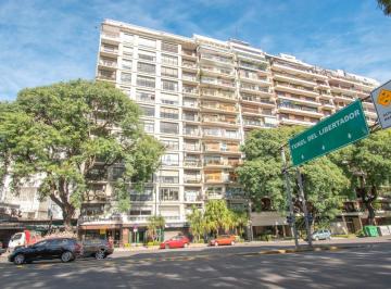 Departamento · 130m² · 4 Ambientes · Reservado! Piso Alto, Luminoso, Bajas Expensas