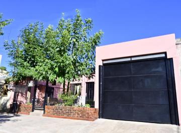 Casa · 110m² · 5 Ambientes · 1 Cochera · Casa - Gualeguaychu