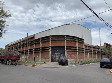 Bodega-Galpón · 1750m² · Galpon Industrial 1700 m² Cubiertos con Puente Grúa 2.5 Tn. - Tablada