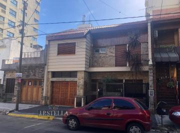 Casa · 244m² · 5 Ambientes · 1 Cochera · Casa 5 Amb C/ Garage 240 m² Cub. - Ideal Desarrollo Comercial Y/o Vivienda - Ramos Mejia