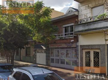 Oficina comercial · 131m² · 5 Ambientes · 1 Cochera · Piso 5 Ambientes C/ Garage, Patio y Playroom - Alquilado C/ Renta - Mataderos