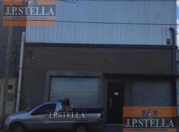 Bodega-Galpón · 569m² · Galpón 568 m² Cubiertos Sobre Lote de 328 m² - Ideal Inversor - Caseros