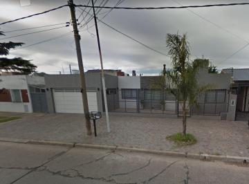 Casa · 350m² · 5 Ambientes · 2 Cocheras · Casa 5 Ambientes 350 m² Cub, - Garage 2 Autos - Pileta - Haedo