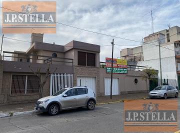 Casa · 250m² · 4 Ambientes · 1 Cochera · Casa 4 Ambientes 200 m² Lote Lindero 337 m² con Quincho y Pileta - S. Justo (Ctro)