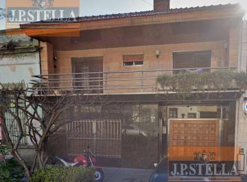 Casa · 271m² · 5 Ambientes · 2 Cocheras · Casa 4 Amb. C/ Dpto de 2 Amb. Cochera 2 Autos y Pileta - S. Justo (Ctro)