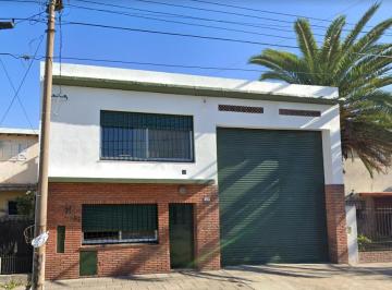 Bodega-Galpón · 400m² · Galpón de Losa y Parabolico 400 m² C/ Oficinas y Baños - Lomas del Mirador