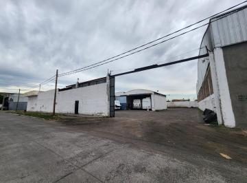 Bodega-Galpón · 150m² · Galpón Industrial Semi Cubierto 700 m² S/ 2.050 de Lote - Oficinas, Baño y Vestuario - Tablada