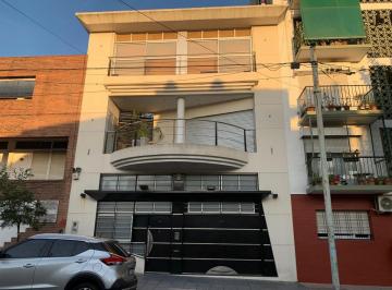 Casa · 330m² · 4 Ambientes · 1 Cochera · Excelente Casa 4 Ambientes C/ Cochera 306 m² Cubiertos - Parque Avellaneda
