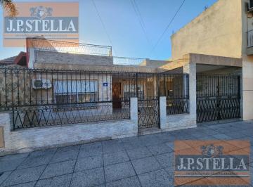 Casa · 159m² · 3 Ambientes · 3 Cocheras · Casa 3 Amb. 159 m² C/ Garage y Pileta - B. Atalaya