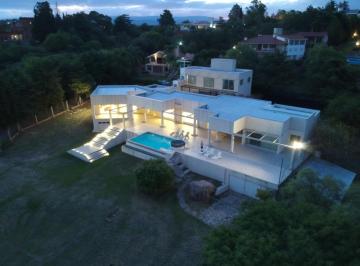 Casa · 1000m² · 7 Dormitorios · 6 Cocheras · Venta Casa Espectacular Mansión con Costa Al Lago