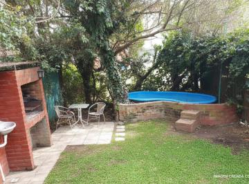 PH · 300m² · 8 Ambientes · 1 Cochera · Venta: Departamento de 1 Dormitorio con Cochera en Condominios, Funes
