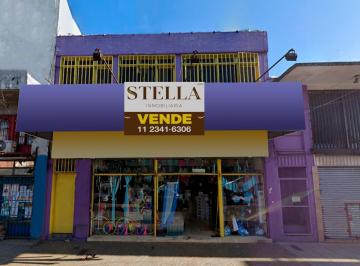 Oficina comercial · 200m² · 8 Dormitorios · Muy Buenas Oficinas en Primer y Segundo Piso con 200 m² en Alquiler