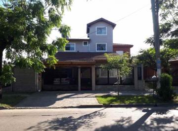 Casa de 4 ambientes, Ituzaingó · Casa en Excelente Ubicacion a 4 Cuadras de La Estacion de Ituzaingo Sur