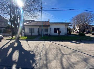 PH · 148m² · 6 Ambientes · Venta PH de 3 Amb + Otro de Dos Amb - Ambos a La Calle en Neuquen Al 100