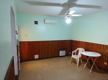 Casa de 3 ambientes, Rosario · Venta Casa Pasillo de 3 Dorm. 2 Baños. Patio (Dorrego 2900)