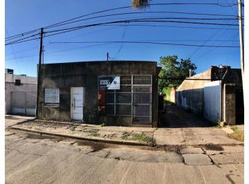 Casa · 150m² · Departamentos y Cocheras en Venta - San Lorenzo.